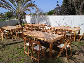 שולחן טבעי+כסאות מתקפל טבעי.