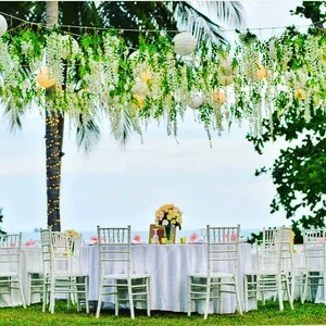 כיסא צ'ברי לבן