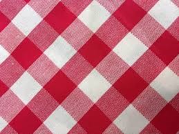 מפית משובצת אדום לבן