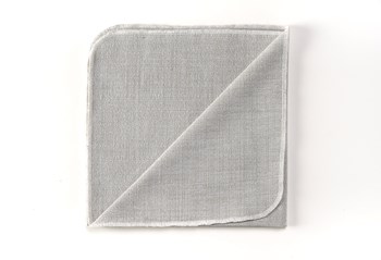 מפית פשתן אפור בהיר